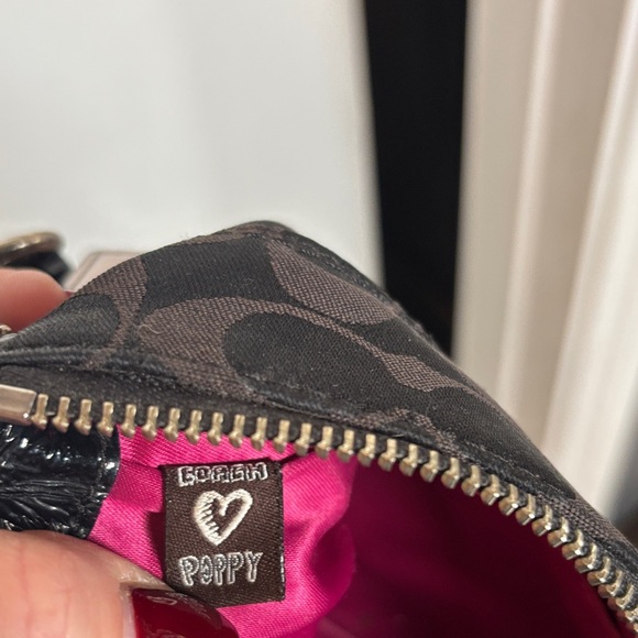 Coach Black Crossbody Bag with Signature Design - Picture 7 of 7